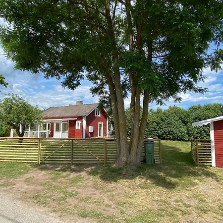 Charmig, Nyrenoverat Och Fullt Utrustad Stuga. Anpassad Foer Hundar, Naera Till Naturen Och Havet. Gangavstand Till Golfbana. Kalmar Eksteriør bilde
